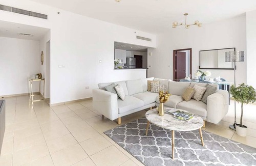 Dubai Marina Apartment | Minimalist and Cozy 1BR Apartment in JBR!