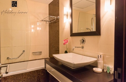 Jumeirah Lake Towers Apartment | Mira Holiday Homes - 2 bedroom in Green Lakes - JLT