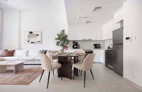 Umm Suqeim 3 Apartment | MJL Apartment for 4 people near Water Parks!