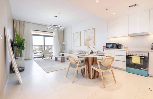 Umm Suqeim 3 Apartment | MJL Apartment for 2 people near Water Parks!