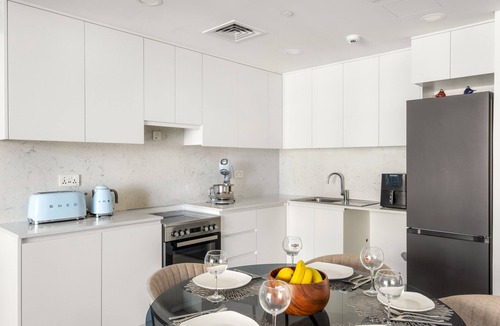 Umm Suqeim 3 Apartment | Modern 1 BD in Madinat Jumeirah Living