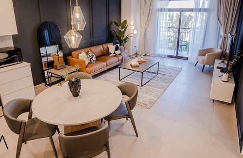 Discovery Gardens Apartment | Modern 1 BR in Rahaal 2