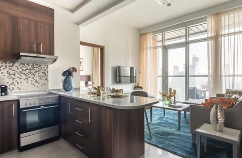 Dubai Marina Apartment | Modern 1BR Apartment with Marina Views!