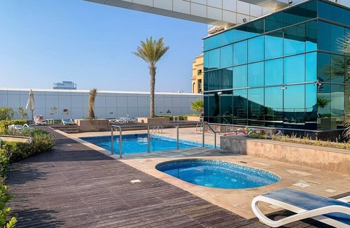 Jumeirah Lake Towers Apartment | Modern 1BR Haven w City Views in JLT