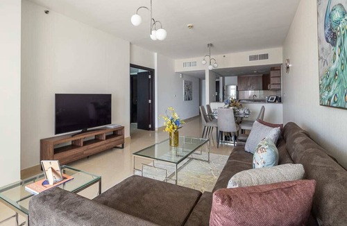 Jumeirah Lake Towers Apartment | Modern 1BR in JLT with Large Balcony & City Views