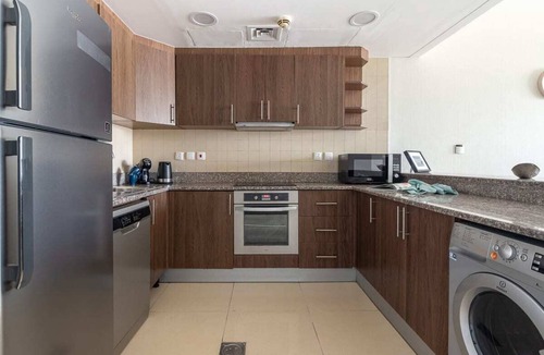 Jumeirah Lake Towers Apartment | Modern 1BR in JLT with Large Balcony & City Views
