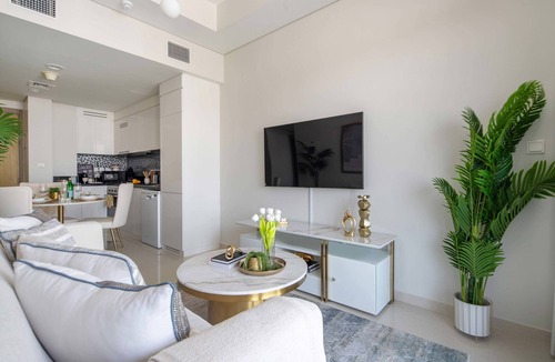 Sheikh Zayed Road Apartment | Modern 1BR Near to Water Canal in Business Bay