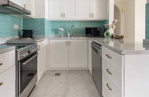 Dubai Marina Apartment | Modern 2BR Apt with Stunning Marina Views!