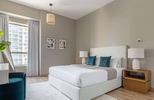 Dubai Marina Apartment | Modern 2BR Apt with Stunning Marina Views!