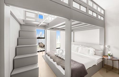Downtown Dubai Apartment | Modern 2BR with Balcony Sea Views and Pool, Gym Near Attractions