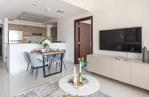 Dubai Sports City Apartment | Modern and Cozy 1BR in Sports City