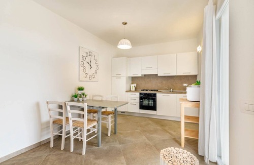 Monte Petrosu Apartment | modern apartment 5 min from the sea with air conditioning, swimming pool, wi-fi