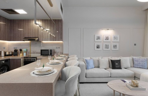 Jumeirah Lake Towers Apartment | Modern Living w/Premium Amenities close to Marina