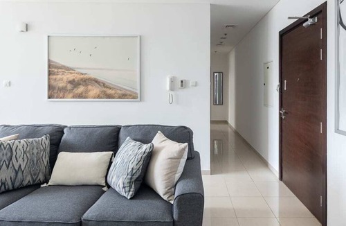 Dubai Marina Apartment | Modern & Serene 2BR Apartment with Marina Views!