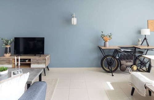 Dubai Marina Apartment | Modern & Serene 2BR Apartment with Marina Views!
