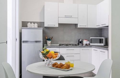Sorrento City Centre Apartment | Modern Sorrento Apartment with Terrace&TennisCourt
