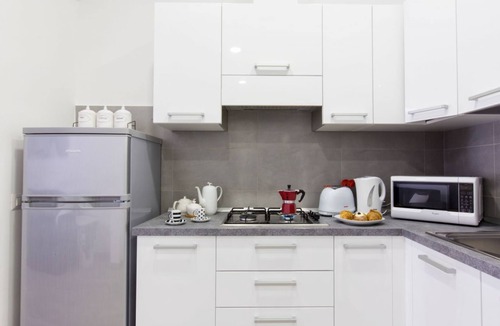 Sorrento City Centre Apartment | Modern Sorrento Apartment with Terrace&TennisCourt