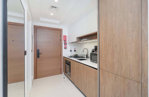 Dubai Apartment | Modern Studio Retreat in Al Furjan - Sleeps 2!