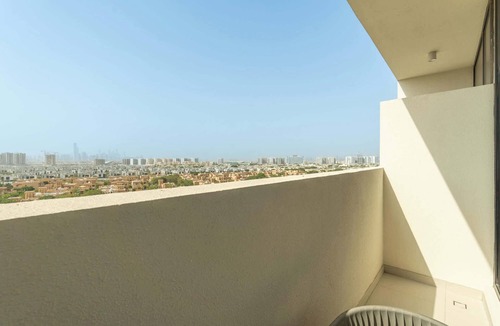 Dubai Apartment | Modern Studio Retreat in Al Furjan - Sleeps 2!