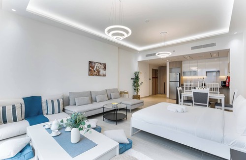 Jumeirah Lake Towers Apartment | Modern Studio w/Pool, Gym, Sauna and Great Views