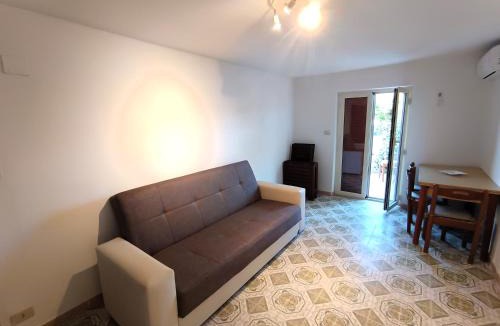 Gianola Apartment | Monolocale Tirreno studio seafront