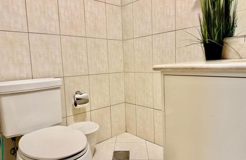 Motor City Apartment | Motor City Norton Court Parking Pool