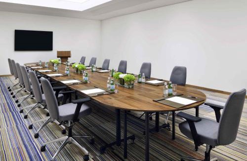 Jumeirah Village Triangle Hotel | Movenpick Jumeirah Village Triangle