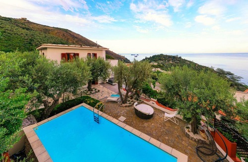 Nerano Villa | My Exclusive Italy - Sunlit Villa with unique pool & directly view of Nerano Bay