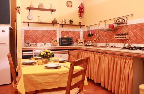 Naples City Centre Apartment | Naples 28 Holiday Home