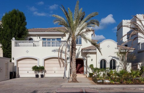 Palm Jumeirah Villa | Nasma Luxury Stays - Frond M, Palm Jumeirah