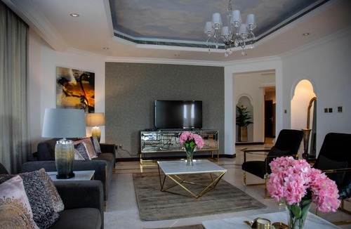 Palm Jumeirah Villa | Nasma Luxury Stays - Frond M, Palm Jumeirah
