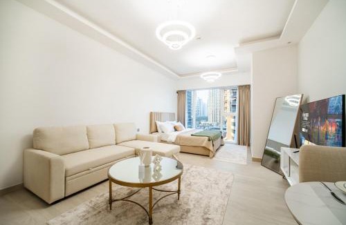 Jumeirah Lake Towers Apartment | Near Metro & Free Baby Gear - Spacious JLT Studio