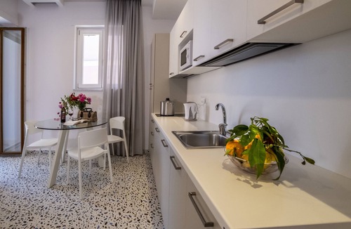 Schiazzano Apartment | Neva-Elegant Suite with Balcony in Massa Lubrense center 10 minutes from Sorrento