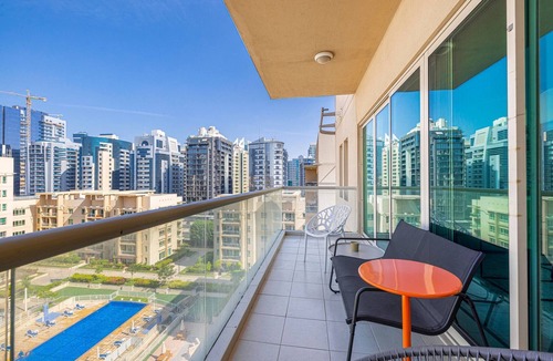 The Greens Apartment | New Fully Upgraded - Central Located - Fits 6