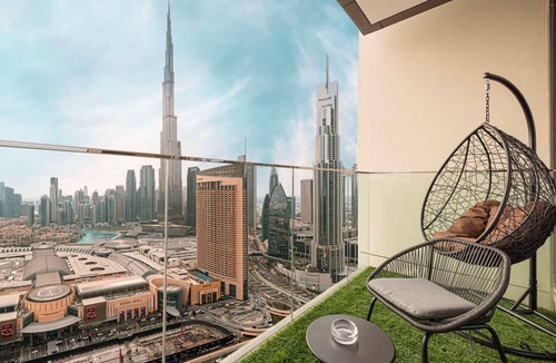 Bur Dubai Apartment | New LUXE 2BR |Burj Khalifa View |Dubai Mall Access