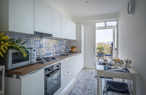 Priora Apartment | Newly refurbished 2 bedroom flat near Sorrento