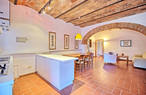 San Casciano in Val di Pesa Apartment | Nice apartment for 4 guests with WIFI, A/C, pool, TV and pets allowed, close to Greve In Chianti