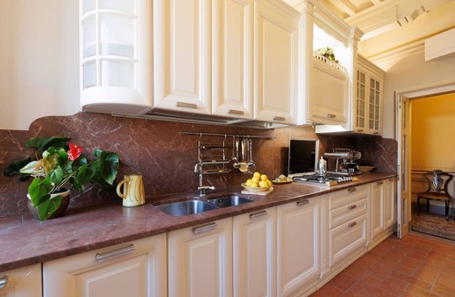 Cortona Old Town Apartment | Nice apartment for 6 guests with WIFI, A/C, TV, balcony and panoramic view