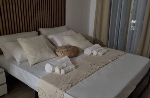 Arenella Bed & Breakfast | Niluna Naples in front of the metro