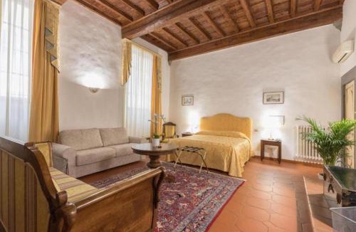 Sant' Ambrogio Apartment | Numa Florence Palazzo Haggis