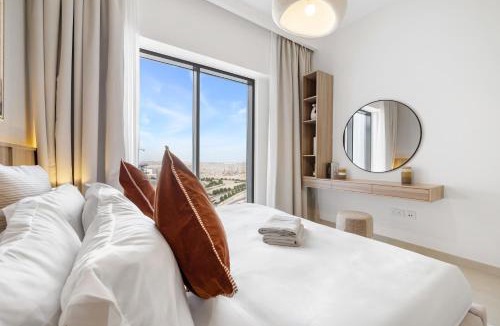 Dubai Apartment | One Bedroom Apartment in the Heart of Dubai Creek