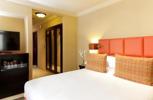 Dubai Media City Apartment | One Bedroom Suite With City View In Media City By Luxury Bookings