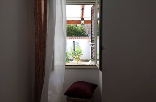 Montecalvario House | Orange house - oasis of peace in the historic center