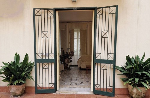 Salerno House | OS-Garden Maison de central charm with large private garden and parking