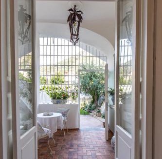Meta House | Palazzo Cacace Relais