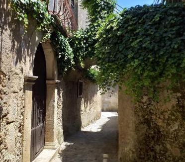 Gerace House | Palazzo Caracciolo