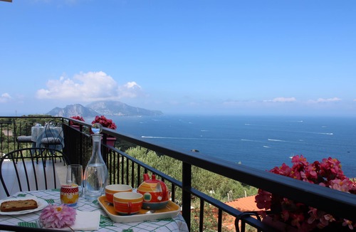 Schiazzano House | Panoramic house with furnished garden and view of Capri