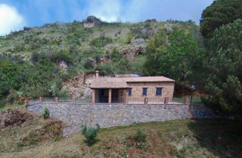 Cetraro House | Pet-Friendly Farmhouse