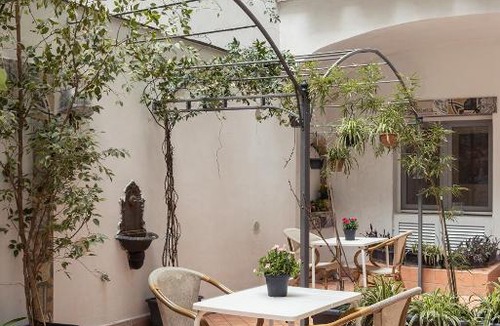 Historical Center Bed & Breakfast | Petrucci Garden B&B