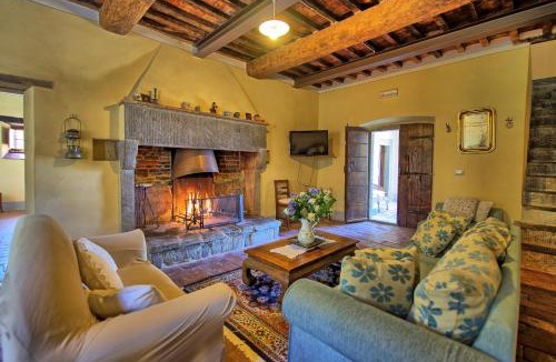 Subbiano Villa | Poggiolino by PosarelliVillas